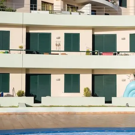 Garajau Studio- Pool & Parking Apartment